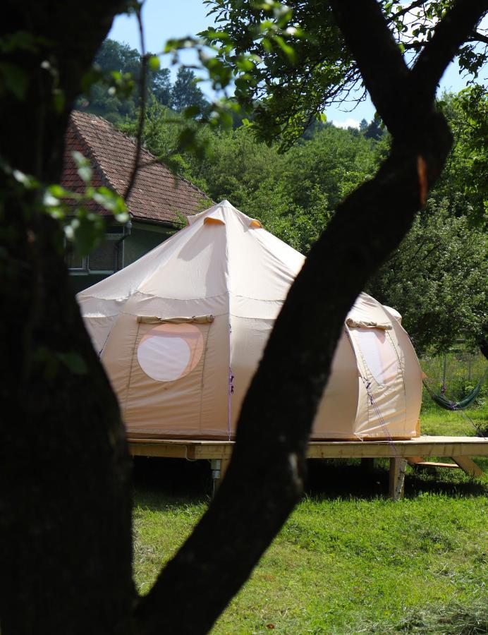 Flore'S Garden Glamping Bran  Exterior foto