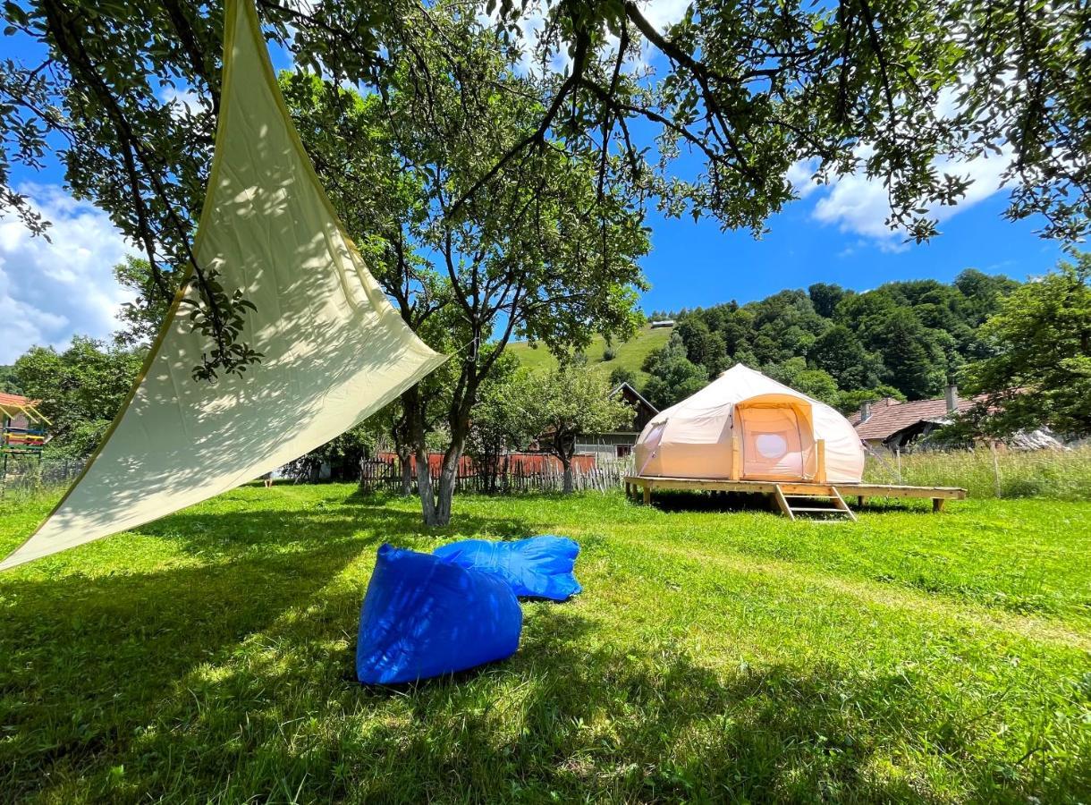 Hotel Flore'S Garden Glamping Bran  Exterior foto